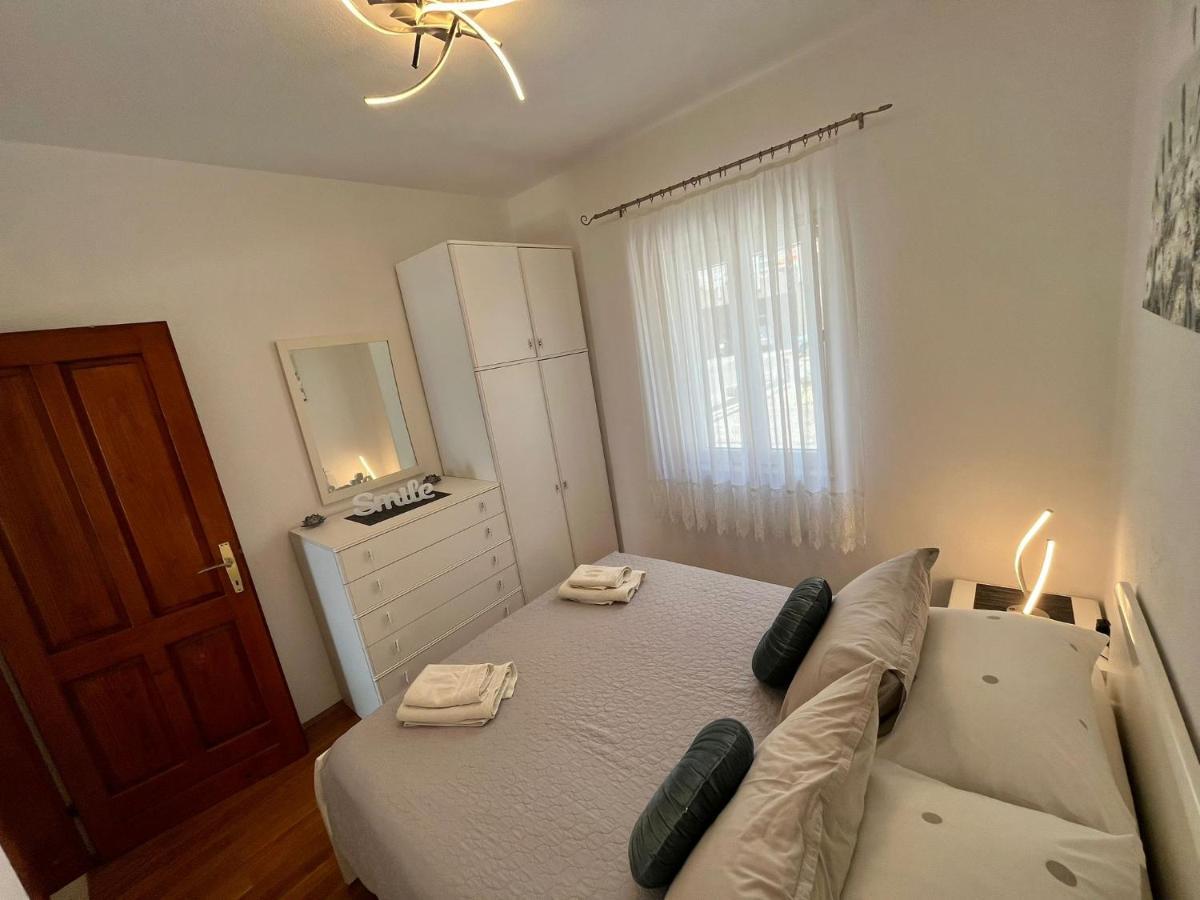 Apartment Merlin Bol Esterno foto