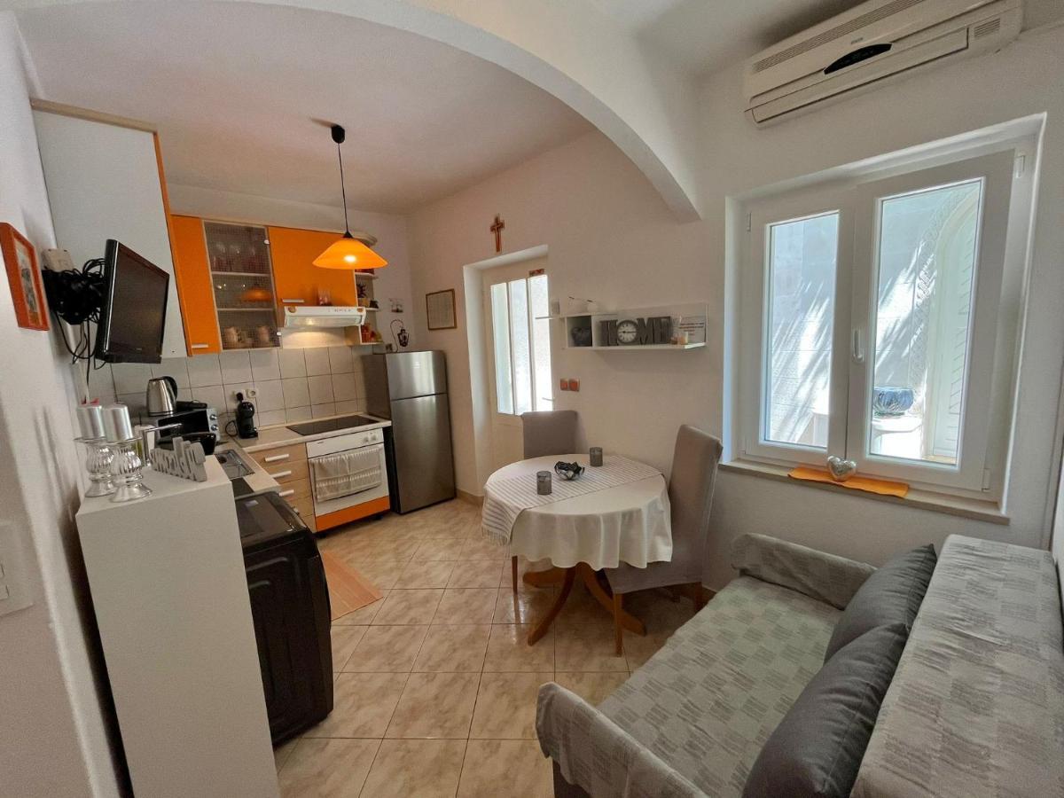 Apartment Merlin Bol Esterno foto