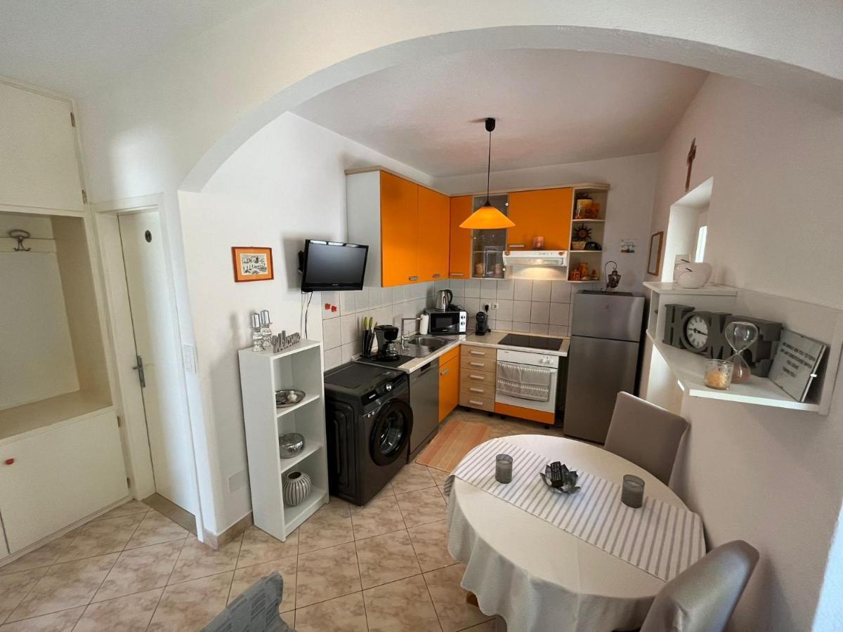 Apartment Merlin Bol Esterno foto